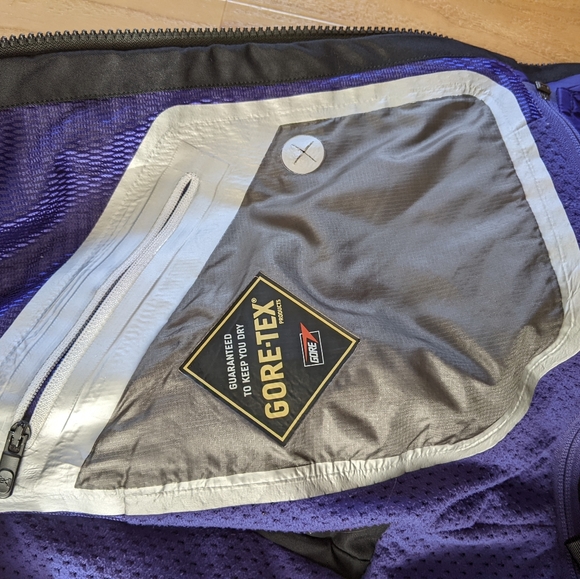 Women's Burton Insulated Gortex Ski/Snowboard Jacket medium black - Picture 5 of 9